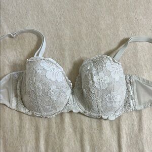 Victoria's Secret White Lace Underwire Bra